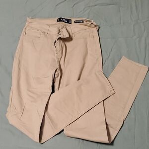 Hollister Women's Low-rise Super Skinny Classic Stretch Tan Pants. A2